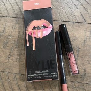 Kylie lipstick and liner set
